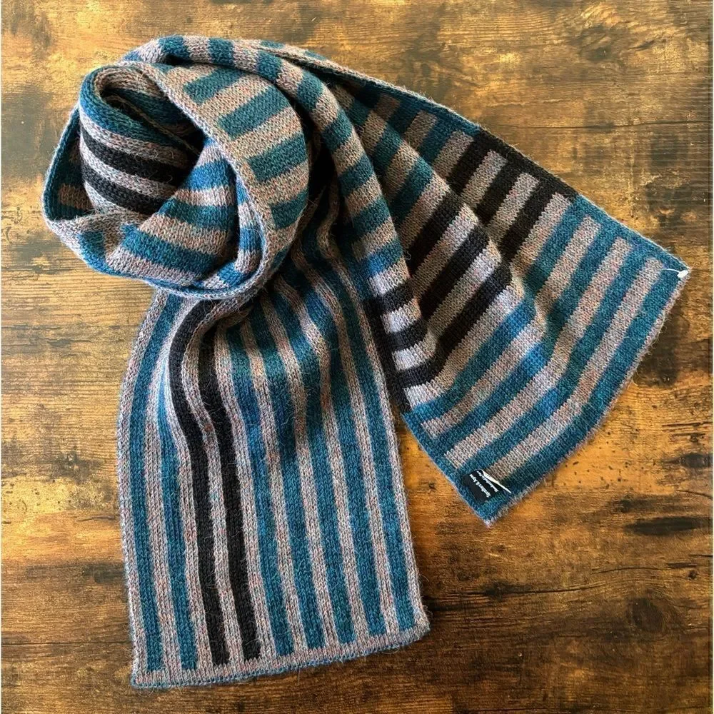 Spratters And Jayne Handcrafted Geometric Alpaca Scarf / NWOT